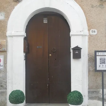 Palazzo L'occaso * 卡斯特罗维拉里