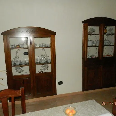 Palazzo L'occaso 住宿加早餐酒店 卡斯特罗维拉里