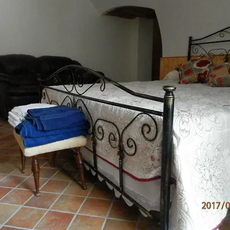 Palazzo L'occaso * 卡斯特罗维拉里