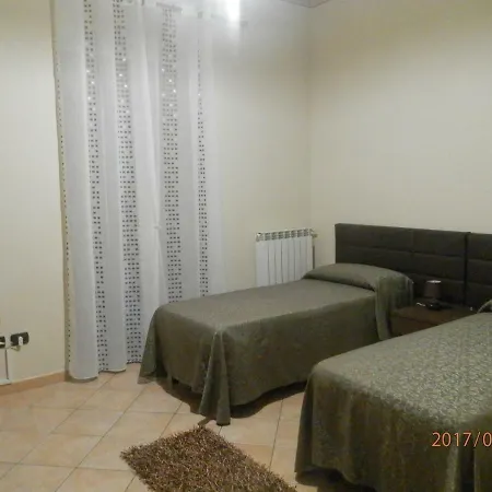 Palazzo L'occaso 卡斯特罗维拉里